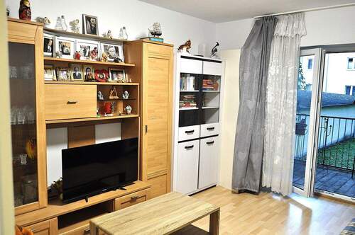 Wohnzimmer - Etagenwohnung mit 44,00 m² in Augsburg zum Kaufen