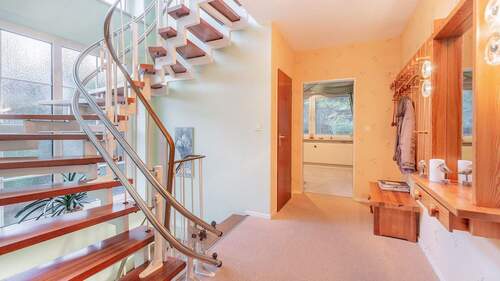 Eingangsdiele - 7 Zimmer Einfamilienhaus in Hamburg