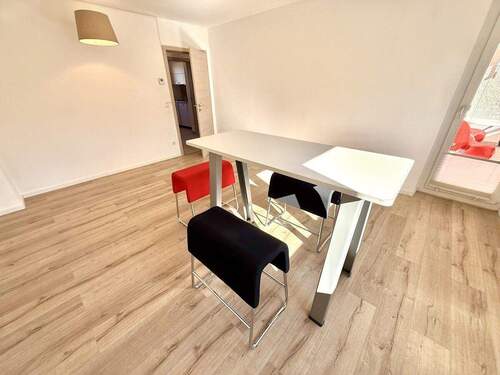 Ihr Wohnzimmer gen Balkon - 