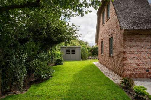 Grundstück Hausteil hinten - 4 Zimmer Doppelhaushälfte in Wenningstedt-Braderup (Sylt)