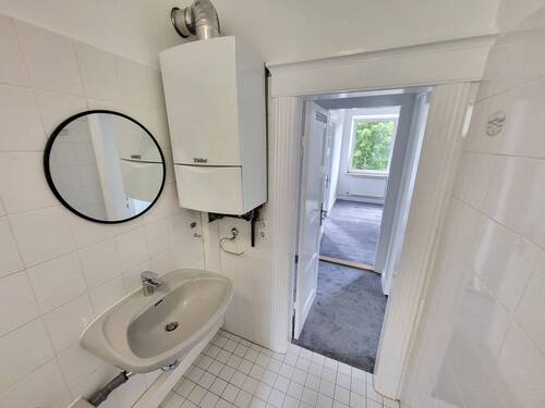 Vollbad/WC mit Fenster - 
