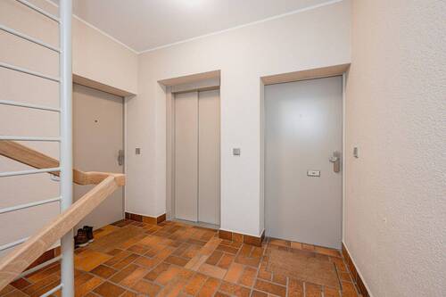 Jag43 Treppenhaus - Etagenwohnung mit 90,80 m&sup2; in Berlin zum Kaufen