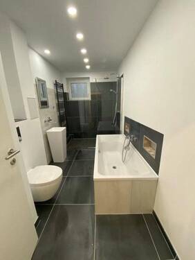 Bild 1 - Moderne 2-Zimmer-Wohnung mit 75 m² in zentraler Lage in Karlsruhe