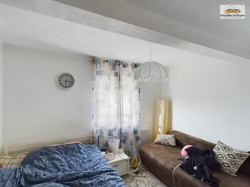 Schlafzimmer obere Wohnung. - 6 Zimmer Mehrfamilienhaus, Wohnhaus zum Kaufen in Freigericht