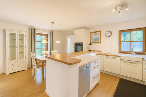  Küche mit Essecke - 3 Zimmer Etagenwohnung in Murnau
