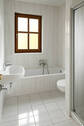 Bad mit Wanne/Dusche - 