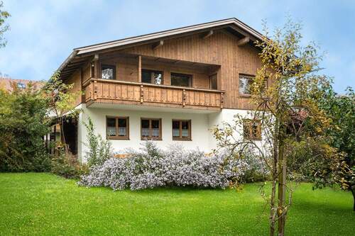 Rückansicht - 4 Zimmer Etagenwohnung zum Kaufen in Lenggries