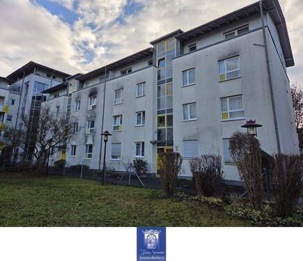 Hausansicht - 3 Zimmer Etagenwohnung zum Kaufen in Freital