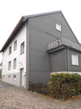 Ansicht von Westen ... mit Terrasse im OG - 