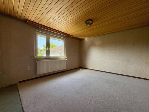 Schlafzimmer EG - 7 Zimmer Einfamilienhaus in Sindelfingen
