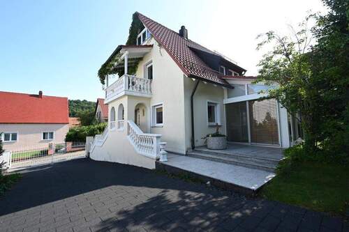 Wintergarten am Haus - Einfamilienhaus mit 157,00 m² in Neumarkt zum Kaufen