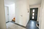 Haus_Ungelstetten_Flur_Bad_EG_03.jpg - 