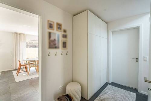 Haus_Ungelstetten_Flur_Bad_EG_04.jpg - 