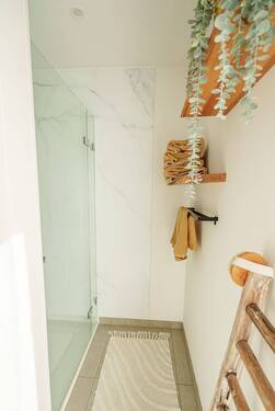 Haus_Ungelstetten_Flur_Bad_OG_09.jpg - 