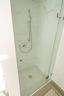 Haus_Ungelstetten_Flur_Bad_OG_10.jpg - 