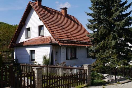 Vorderseite - 5 Zimmer Einfamilienhaus zum Kaufen in Ilmenau