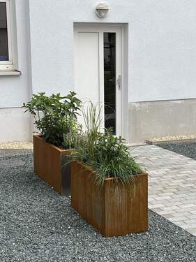 mit Blumenbeet - 
