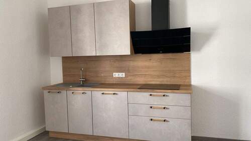 Küche, Herd, Spülmaschineüche - 2 Zimmer Etagenwohnung zur Miete in Zwickau