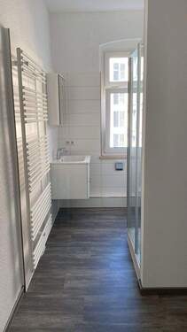 Bad mit Fenster - Etagenwohnung mit 72,00 m² in Zwickau zur Miete