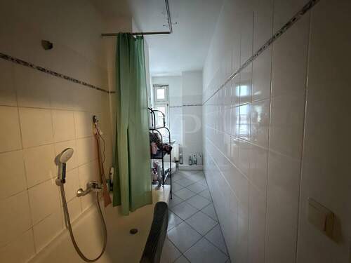 Badezimmer mit Wanne - 