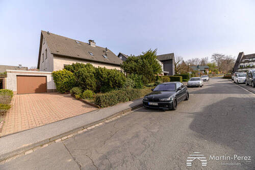 Gebäudeansicht - 7 Zimmer Mehrfamilienhaus, Wohnhaus zum Kaufen in Breckerfeld