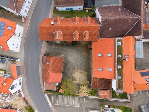 Vogelperspektive - 5 Zimmer Mehrfamilienhaus, Wohnhaus in Liederbach am Taunus