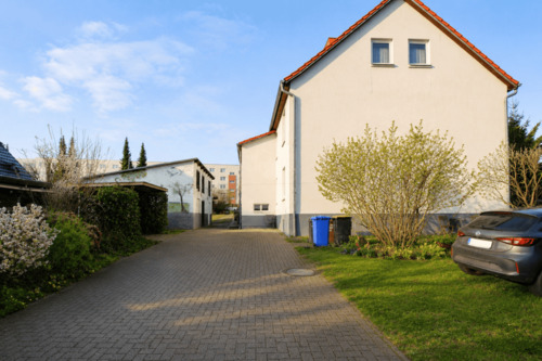 Einfahrt - 7 Zimmer Mehrfamilienhaus, Wohnhaus in Bergen auf Rügen