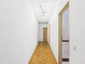 Flur - Etagenwohnung mit 82,90 m² in Würzburg zum Kaufen