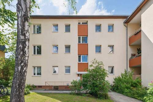 Hausansicht - Top-Investment in Berlin-Steglitz: 2-Zimmerwohnung mit Balkon