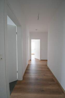 Moderner Flur - 3 Zimmer Etagenwohnung zur Miete in Edewecht