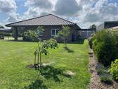 Rückansicht - Cadenberge - Wie neu! Moderner Bungalow in ruhiger Lage.