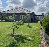 Cadenberge - Wie neu! Moderner Bungalow in ruhiger Lage.