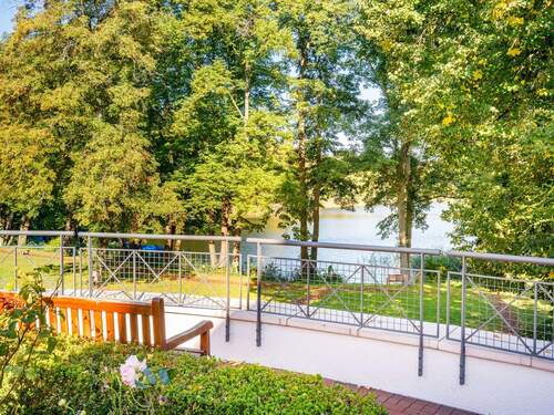 Lake Side - 