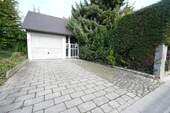 Garage - 5 Zimmer Einfamilienhaus zum Kaufen in Moosburg