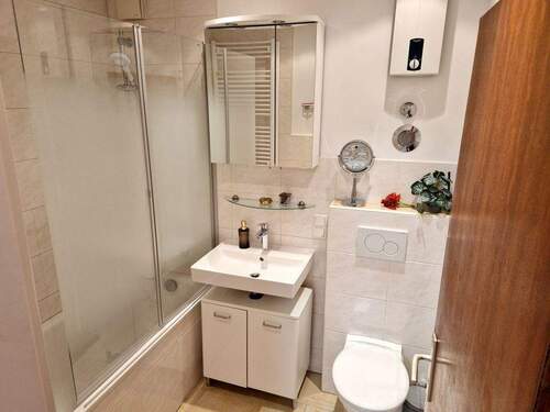 saniertes Badezimmer - 