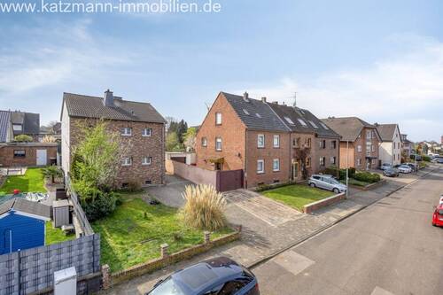 Hausansicht vorne schräg - 