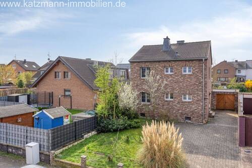 Hausansicht vorne schräg - 