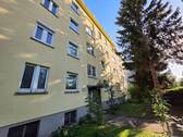 Hausansicht - 3 - Zimmerwohnung mit Garage in Bad Cannstatt nahe des Kurparks