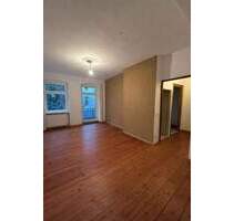 Großzügiger 2-Zimmer-Altbau im 1. OG mit Balkon & Tageslichtbad in gefragter Schöneberger Kiezlage - Berlin