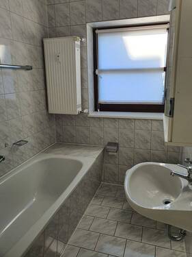 Badezimmer 2 - 2 Zimmer Etagenwohnung in Chemnitz