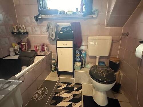Bad mit Badewanne - 