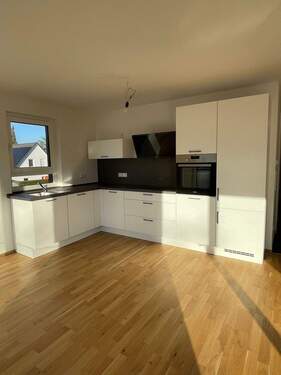 Küche.jpeg - 4-Zimmer-Wohnung mit Einbauküche in Dechsendorf