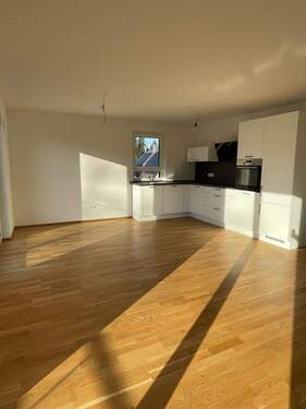 Wohnzimmer1.jpeg - 4 Zimmer Etagenwohnung zur Miete in Erlangen