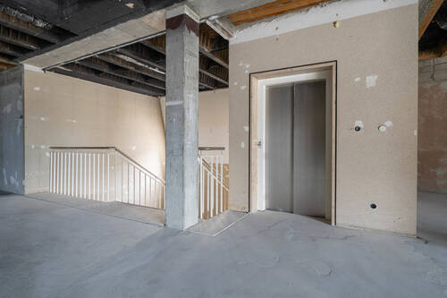 Treppenhaus & Aufzug - 