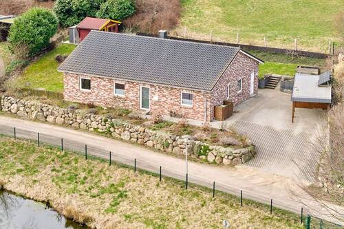 Bungalow von oben - 4 Zimmer Bungalow zum Kaufen in Malente / Neukirchen