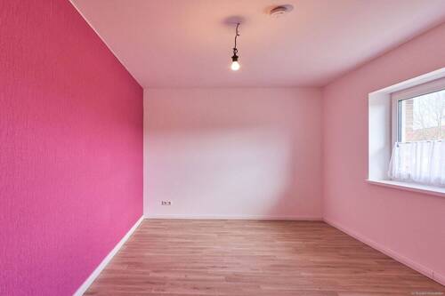 Zimmer 12,8 m² groß - 
