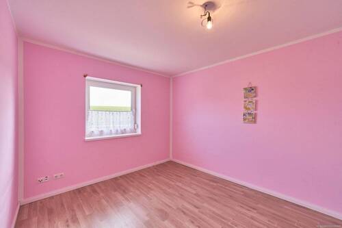 Zimmer 14 m² groß - 