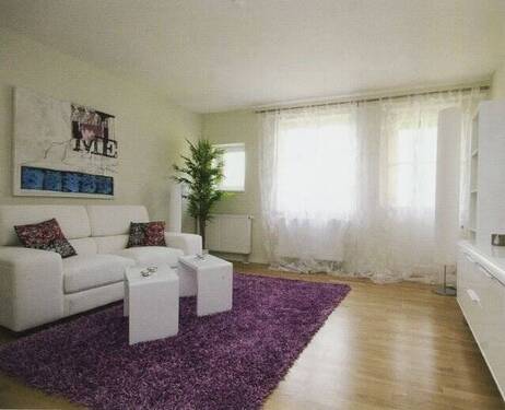 Wohnzimmer (Musterwohnung) - Etagenwohnung mit 59,30 m² in Dresden zur Miete