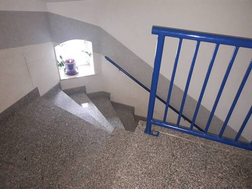 Treppenhaus - 2 Zimmer Etagenwohnung in Riesa