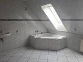 Badezimmer - Etagenwohnung mit 71,10 m&sup2; in Riesa zur Miete